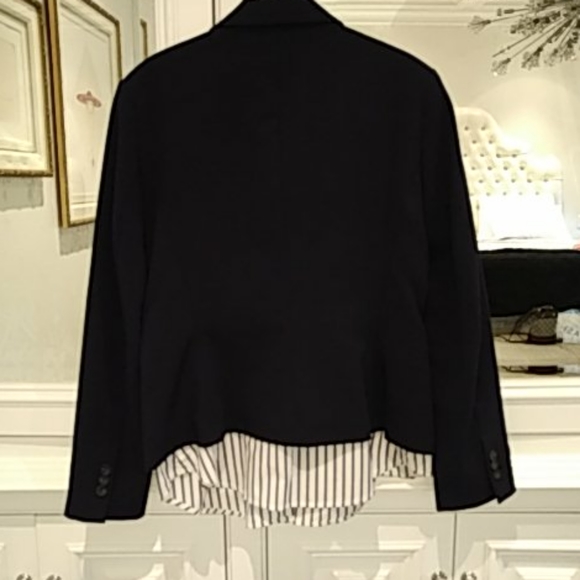 Blazer - Picture 2 of 2